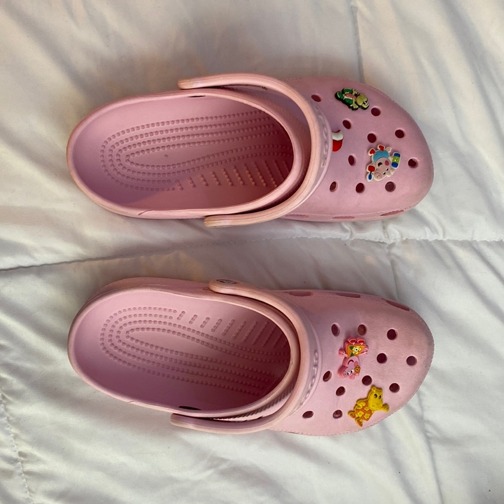 Pink crocs